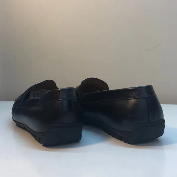 Vince Camuto Black Leather Driving Shoes Size 10