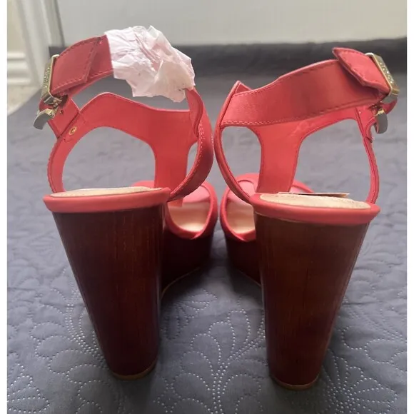 Vince Camuto Mathis Coral Leather Wooden Heel T-Strap Wedge Sandals SZ 8.5M Chic