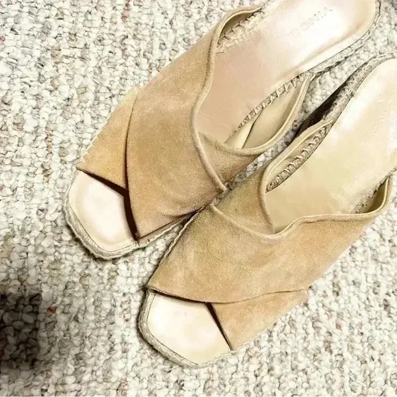 Vince Gaelan Wedge Sandals 9