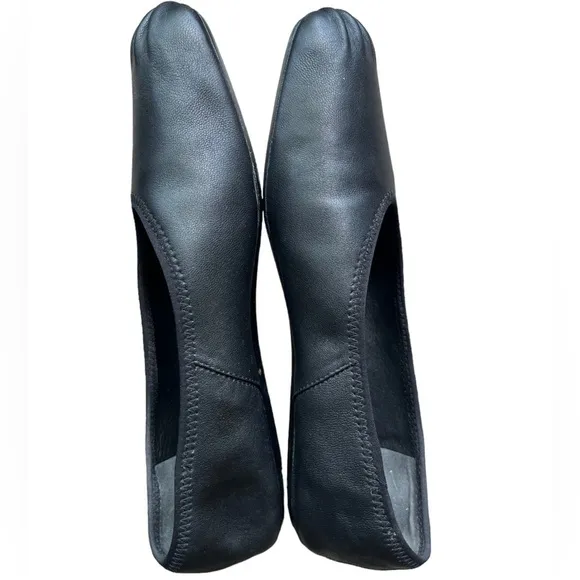 Vince Kiana Leather black Flats size 7.