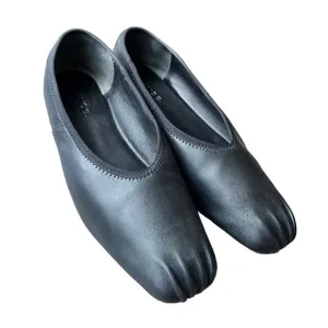 Vince Kiana Leather black Flats size 7.