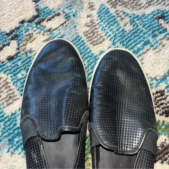 Vince leather black slide on shoes