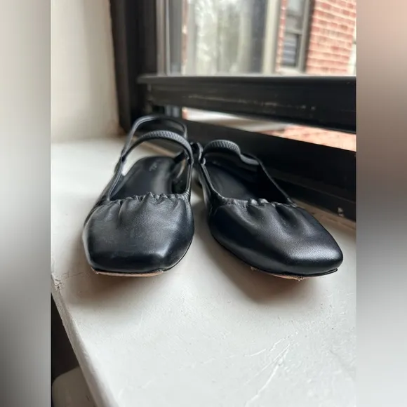 Vince. Vivian Leather Mary Jane Flats in Size 6.5