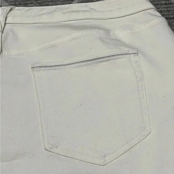 Vineyard Vines Skirt White Denim Raw Hem Mini Skirt Women’s Size 24 Stretch