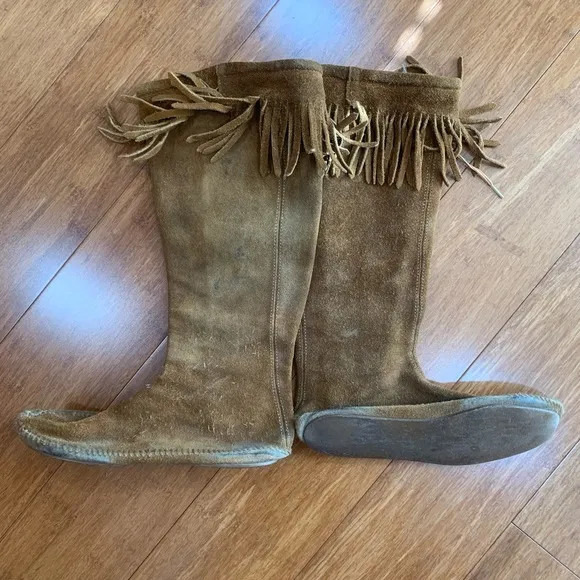 Vintage 70’s era Minnetonka Moccasins tall lace up sides suede approx size 7.5