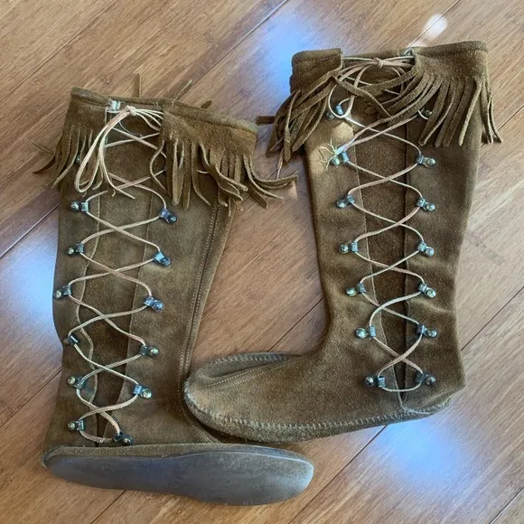 Vintage 70’s era Minnetonka Moccasins tall lace up sides suede approx size 7.5