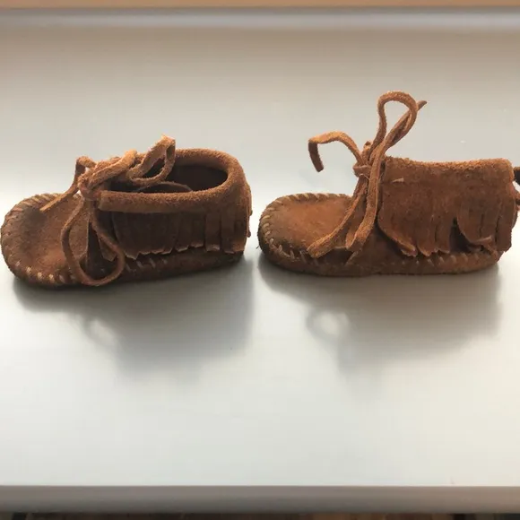 Vintage 80’s Brown Suede Minnetonka Kids Moccasins