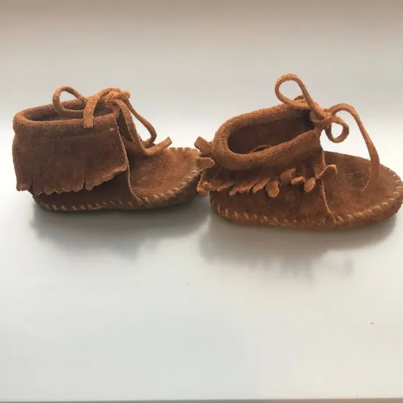 Vintage 80’s Brown Suede Minnetonka Kids Moccasins