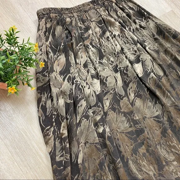 Vintage 80’s Olive Green Floral Leaf Midi Skirt