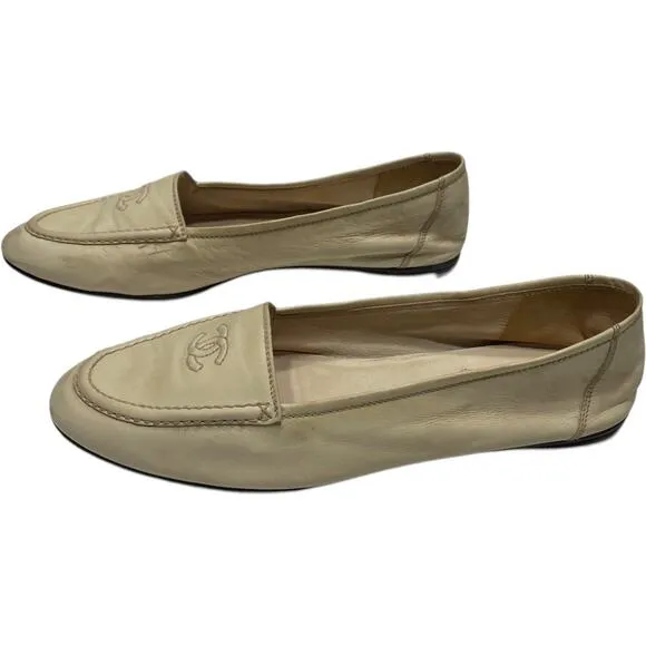 Vintage CHANEL CC Logo Embroidered Cream Ballet Flats    Size: EU 39/ US 8.5