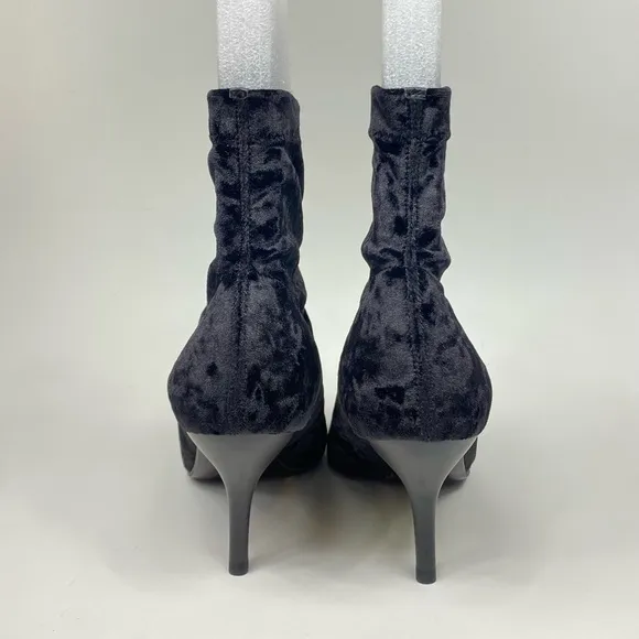 Vintage Cole Haan Black Velvet Low Heeled Sock Booties Size 8.5