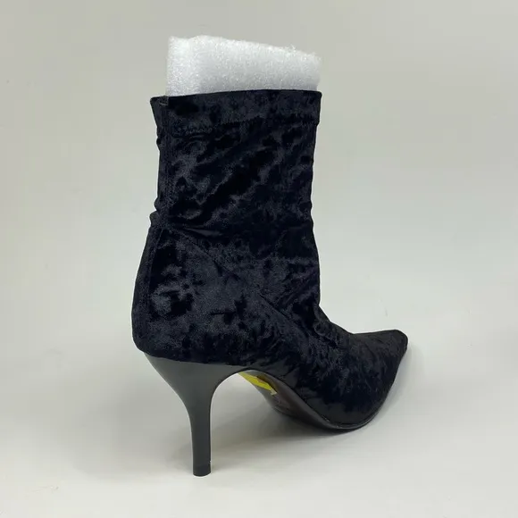 Vintage Cole Haan Black Velvet Low Heeled Sock Booties Size 8.5