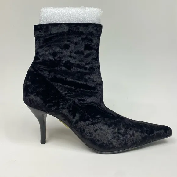 Vintage Cole Haan Black Velvet Low Heeled Sock Booties Size 8.5