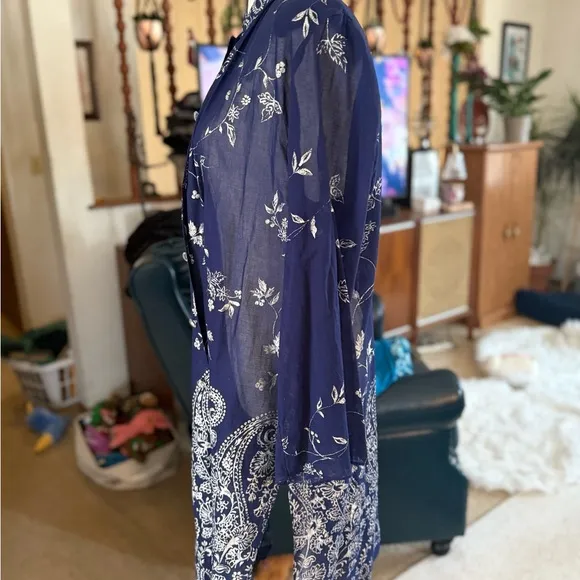 Vintage Elegant Blue and White Sheer Kaftan with Sparkly Buttons