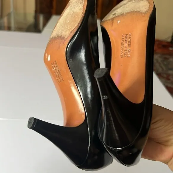 Vintage Ferragamo patent leather pumps, 9AAAA  classic pumps , elegant