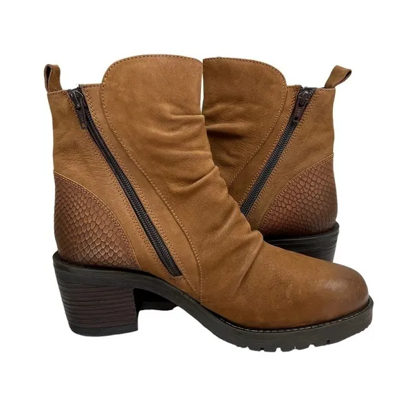 Vintage Foundry‎ Charlotte Boots Nubuck Textured Heel Lug Soles Tan Women Size 9