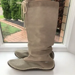 VINTAGE Lacoste Cara Taupe Suede Leather Boot Moccasins 9