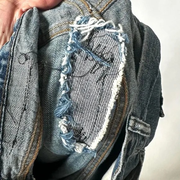 VINTAGE LEVIS 514 SLIM STRAIGHT LEG PATCHED BLUE DENIM JEANS CROPPED RAW ANKLE
