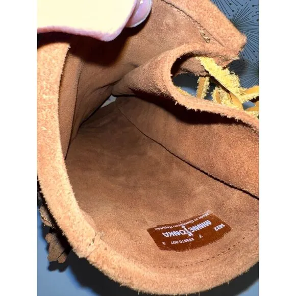 Vintage Minnetonka front lace tall suede moccasins. Size 7.