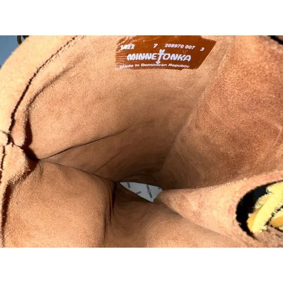 Vintage Minnetonka front lace tall suede moccasins. Size 7.