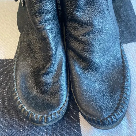 Vintage Taos Leather Moccasin Boots with Silver Concho &amp; Tie. Size 6.5. 3000W