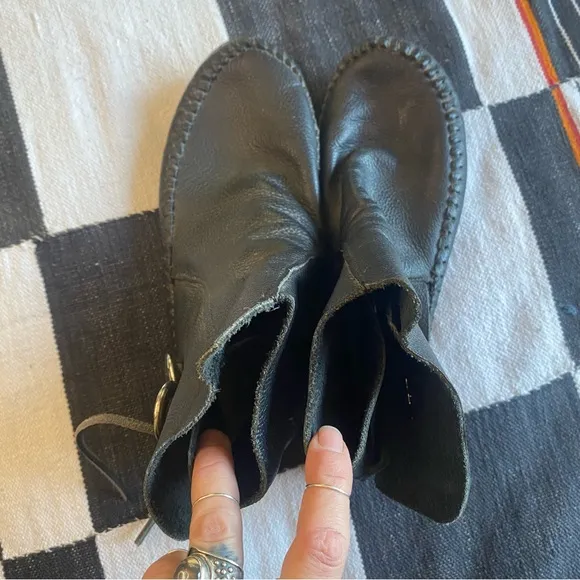 Vintage Taos Leather Moccasin Boots with Silver Concho &amp; Tie. Size 6.5. 3000W