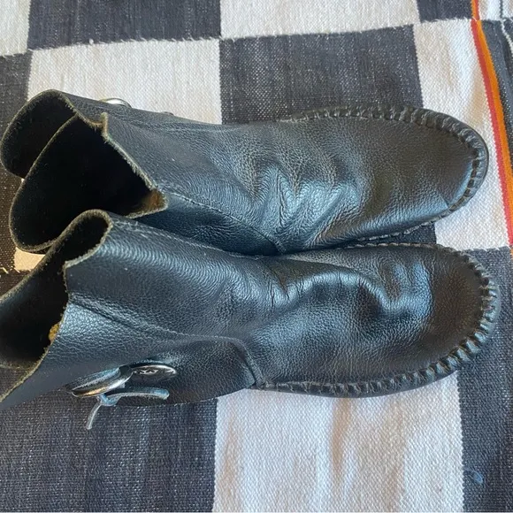Vintage Taos Leather Moccasin Boots with Silver Concho &amp; Tie. Size 6.5. 3000W