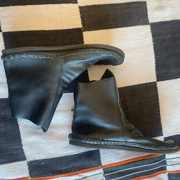Vintage Taos Leather Moccasin Boots with Silver Concho &amp; Tie. Size 6.5. 3000W