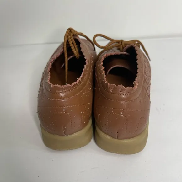 Vintage Women’s Beacon Comfortable Eyelet Leather Flats Sz 8.5 Grandma Teacher