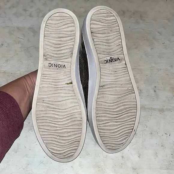 Vionic &quot;Splendid Midi Holiday&quot; Grey Slip On Shoes Sneakers | size 9