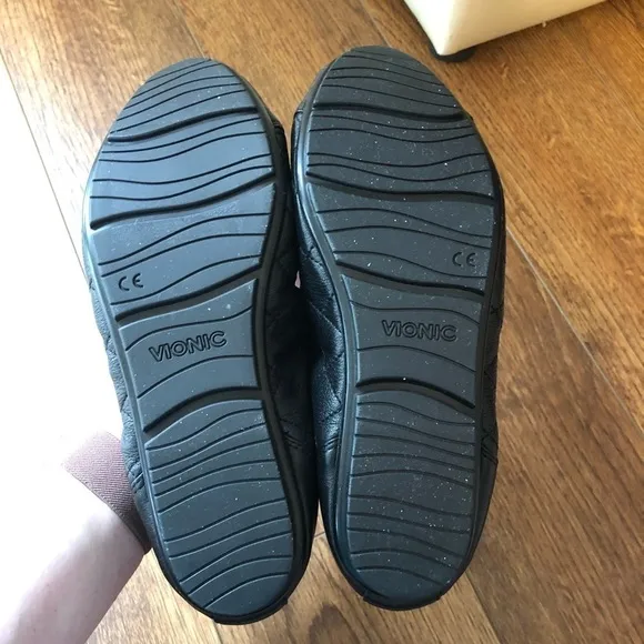 Vionic Ava Quilted Leather Flats