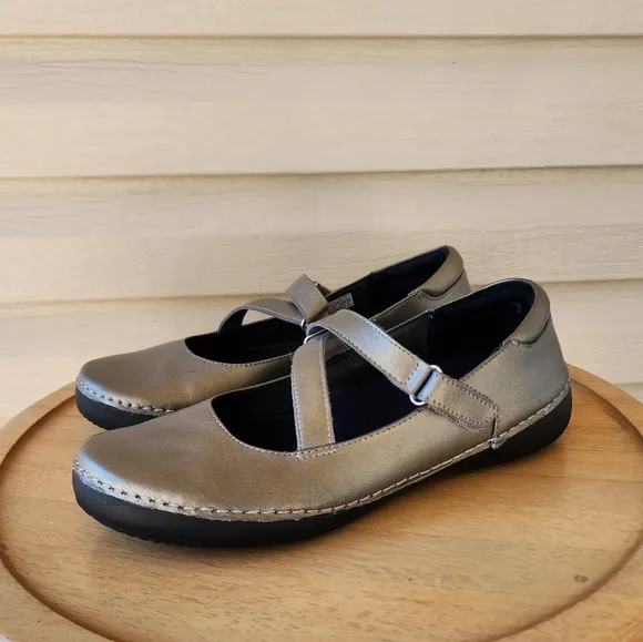 Vionic Judith Mary Jane flats