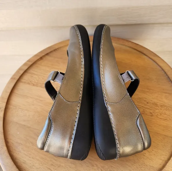 Vionic Judith Mary Jane flats