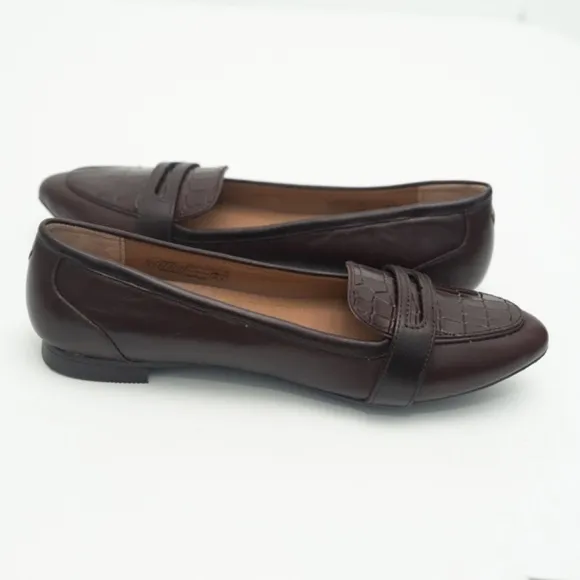 Vionic. Savannah Flats.