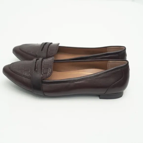 Vionic. Savannah Flats.