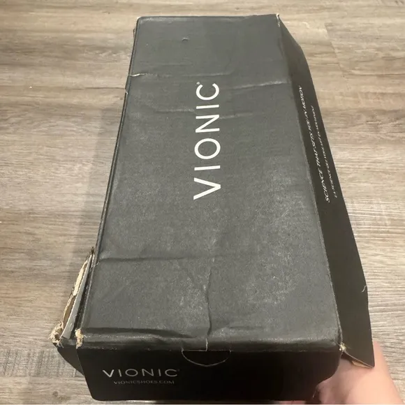 Vionic Uptown Ballet Leather in Black Flats