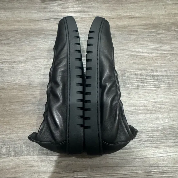Vionic Uptown Ballet Leather in Black Flats