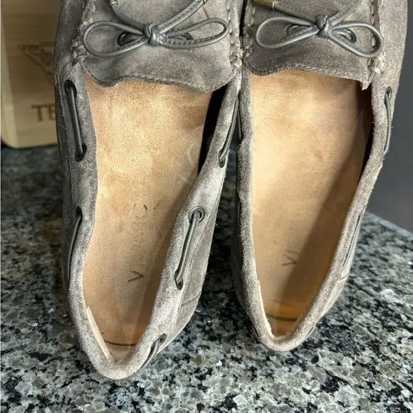 Vionic Virginia Gray Brown Suede Driving Moccasins Size 8