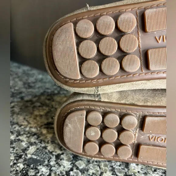 Vionic Virginia Gray Brown Suede Driving Moccasins Size 8