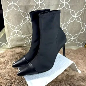 (W2) Zara black stiletto heeled ankle boots with pointed toe,Sz 40/9US,slip-on