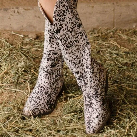 Western Round Em Up Cow Print Cowgirl Boots New