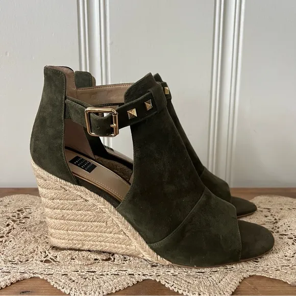 White House Black Market Ryleigh Green Suede Studded Espadrille Wedge size 11