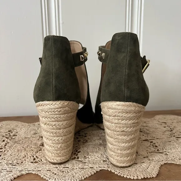 White House Black Market Ryleigh Green Suede Studded Espadrille Wedge size 11