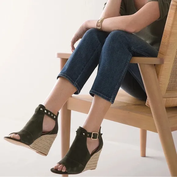White House Black Market Ryleigh Green Suede Studded Espadrille Wedge size 11