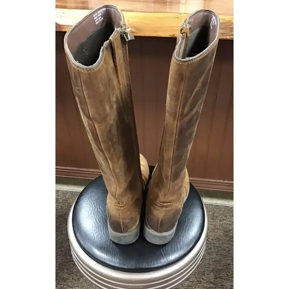 Woman’s Tall Brown Distressed Looking Clark’s Boots Size 6.5