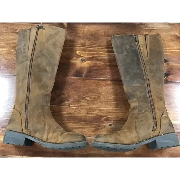 Woman’s Tall Brown Distressed Looking Clark’s Boots Size 6.5