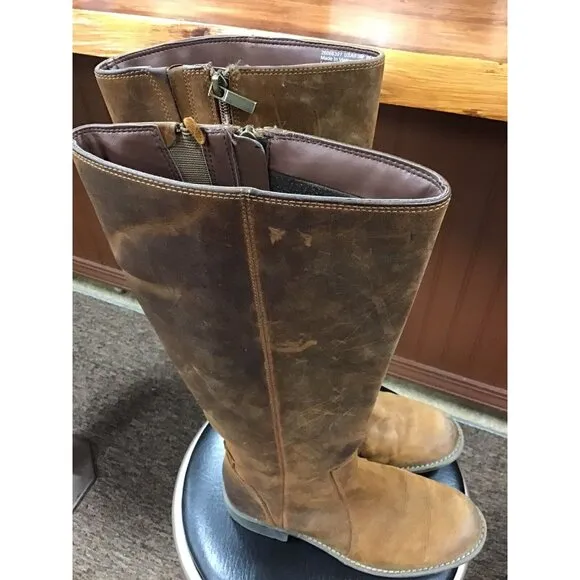 Woman’s Tall Brown Distressed Looking Clark’s Boots Size 6.5