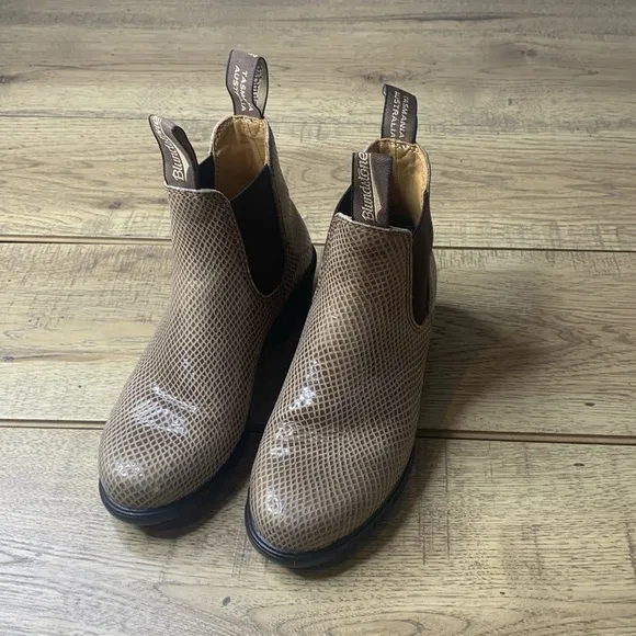 Women’s Blundstone Chelsea Heeled Boots Size 6.5