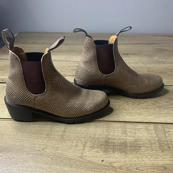 Women’s Blundstone Chelsea Heeled Boots Size 6.5
