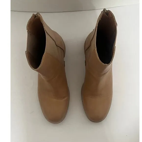 Women's Oasis Society Tan Winter Fall Boots Booties Back Zipper Size 9